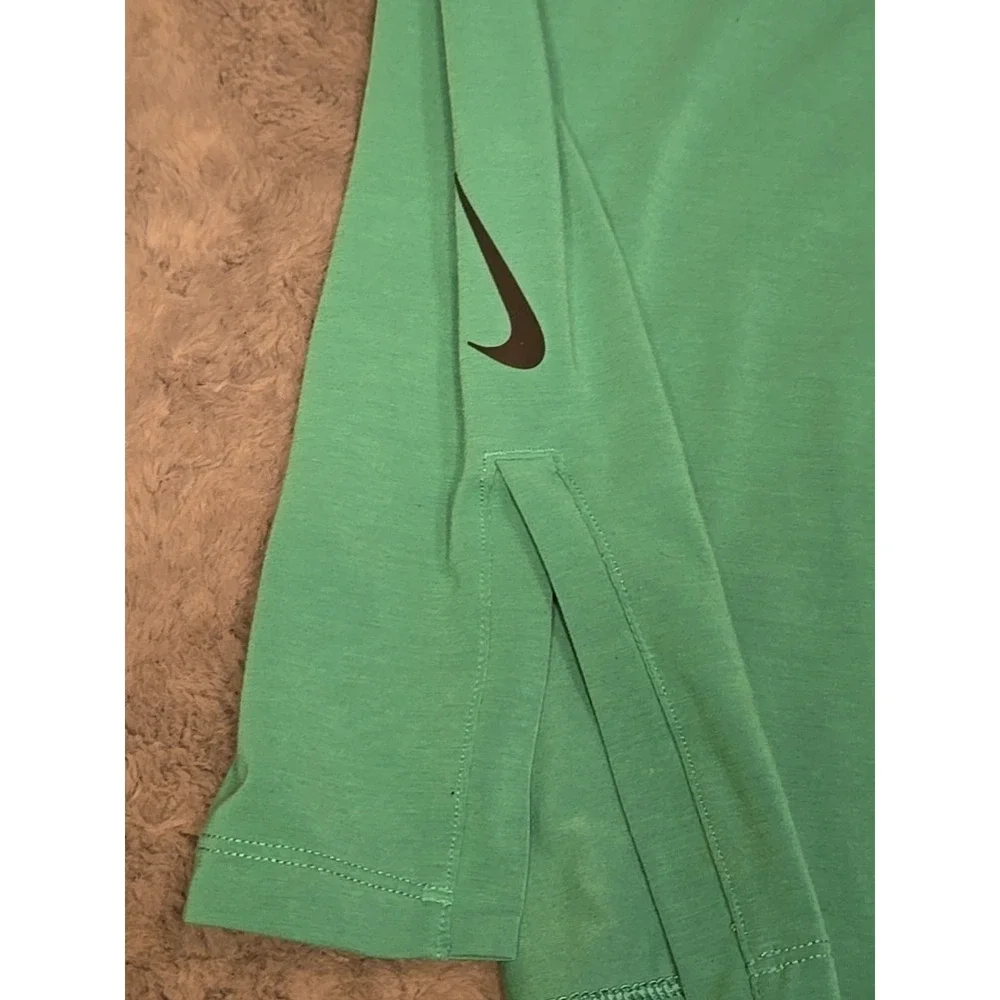 Nike‎ Training Dri-FIT Tee Mens Medium Green Vertical Front Seam Slim Fit EUC